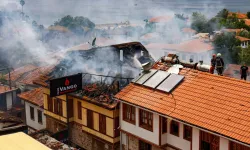 Antalya-Kaleiçi'nde korkutan otel yangını