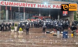CHP Genel Merkezi polis zoruyla boşaltıldı