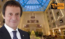 Ahmet Nazif Zorlu, Zorlu Grand Otel’i Mustafa Usta’ya sattı.