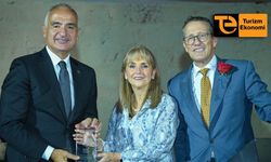 Ersoy’a WTTC’den “turizmde üstün liderlik” ödülü