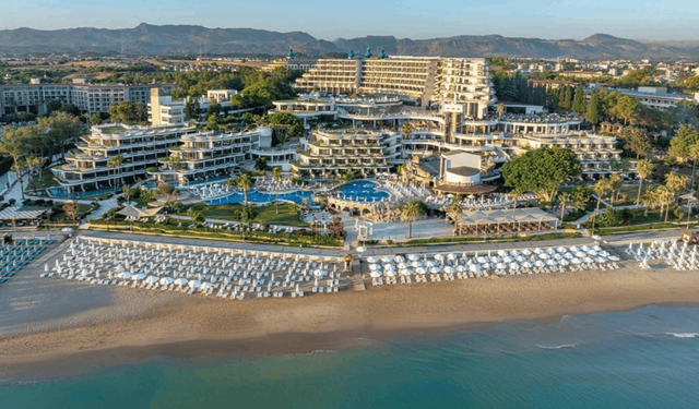 Antalya’da Valilik gücüyle ‘plaj devri’ tartışması