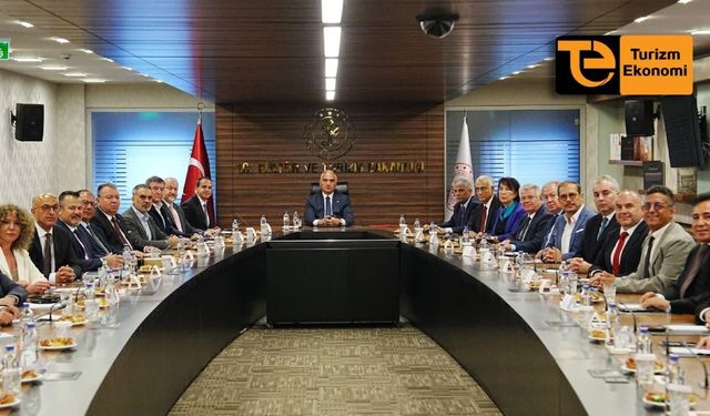 TÜROFED Yönetim Kurulu'ndan Bakan Ersoy'a ziyaret