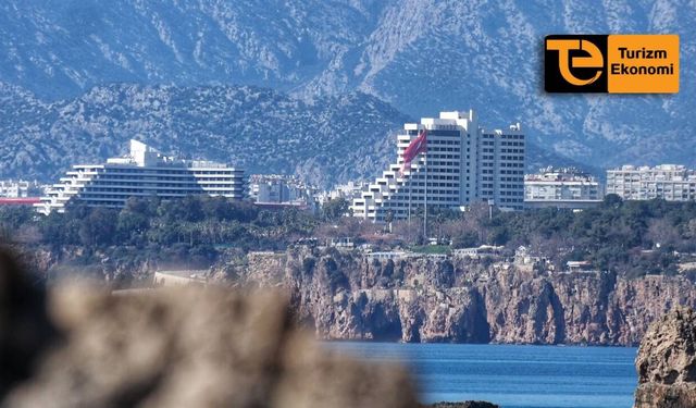 Antalya turizminde düşüş: 7 aylık kayıp 624 bini aştı