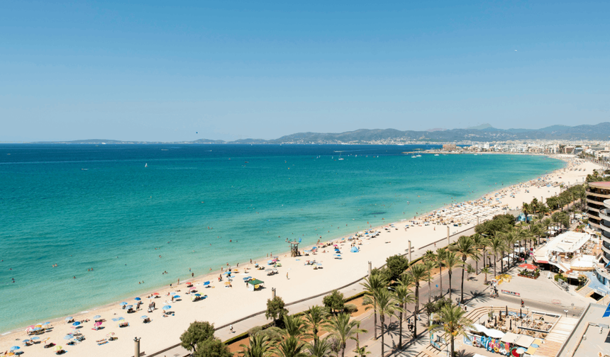 Spain reached Türkiye's annual tourism target in 8 months