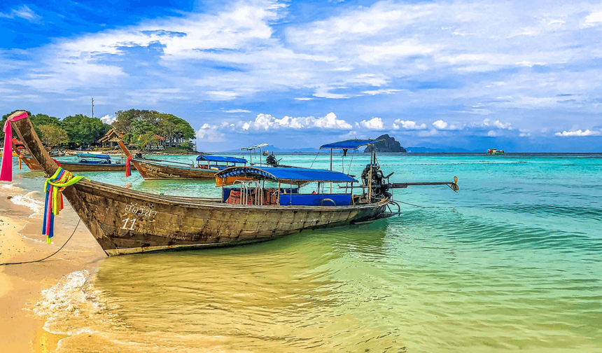 Tayland'ın turist sayısı ve turizm geliri ne kadar?