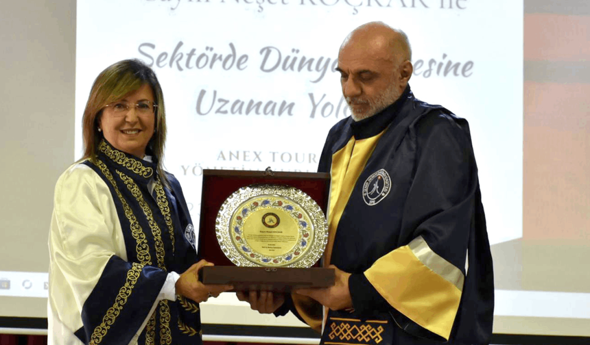 Neşet Koçkar’a fahri doktora unvanı