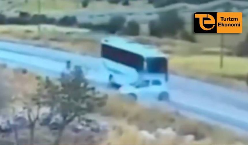 Yolcu otobüsü ile otomobil çarpıştı: 7 ölü 13 yaralı